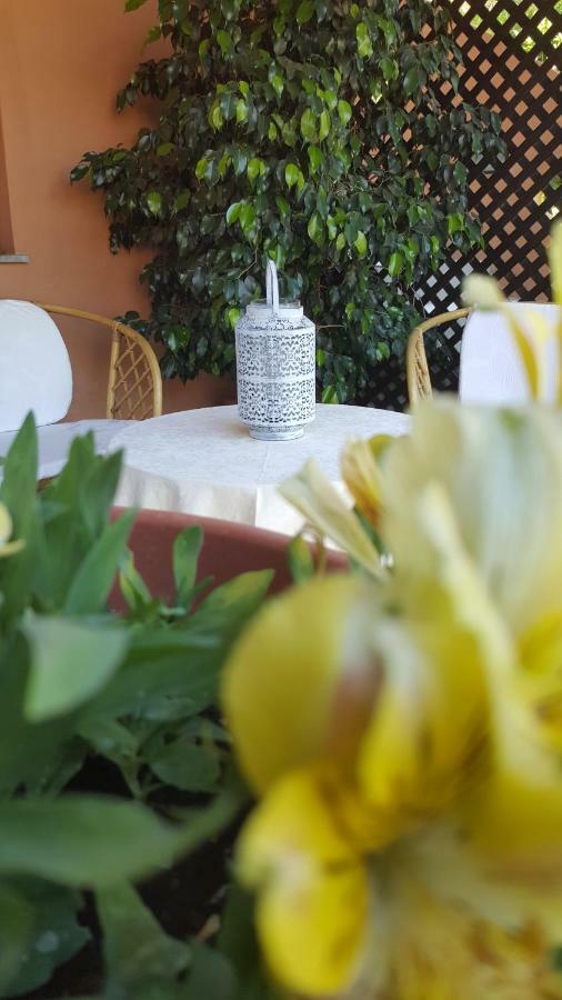 Bed and Breakfast Il Girasole Domus De Maria Zewnętrze zdjęcie